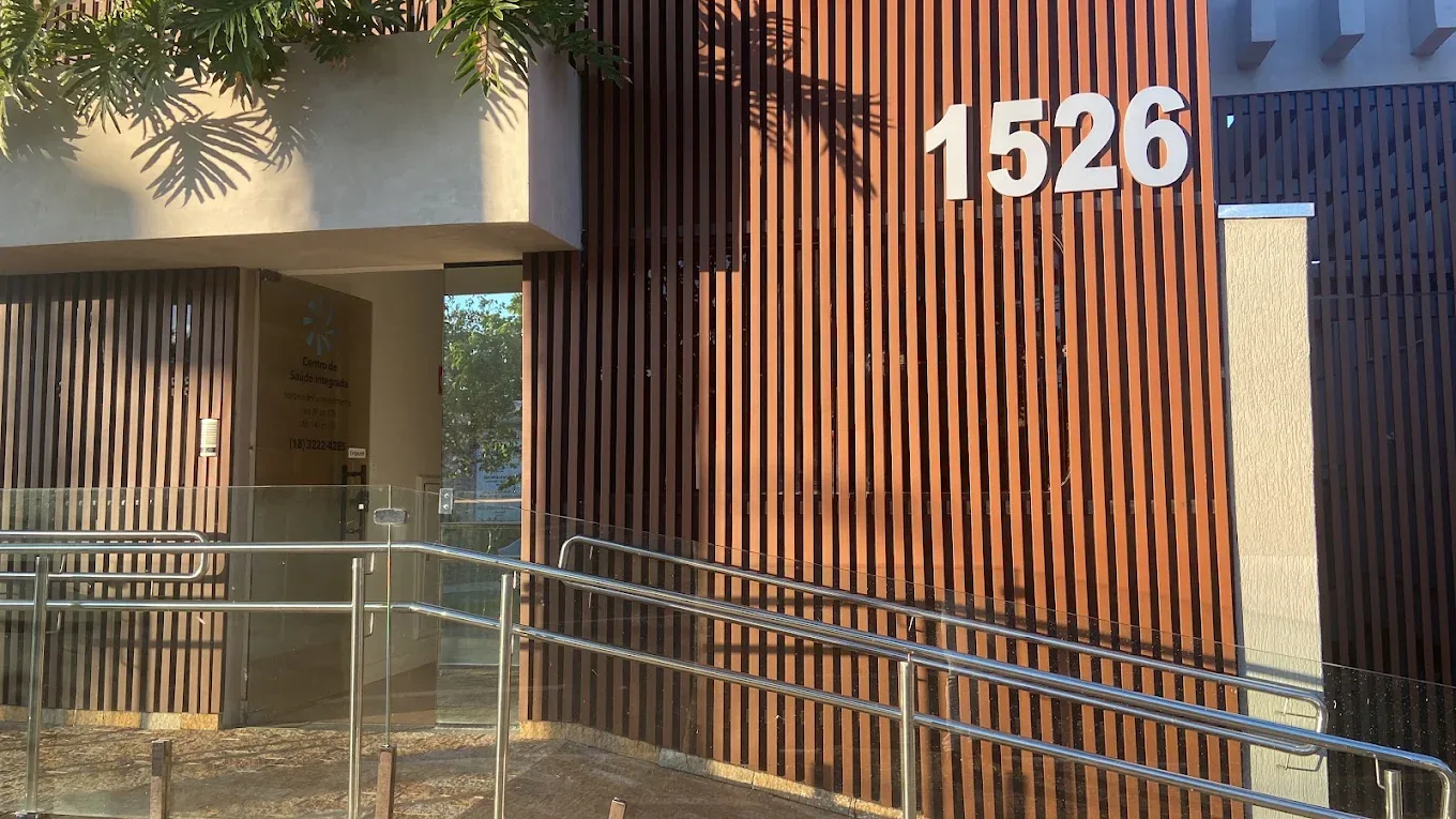 Fachada do prédio da Saab Odontologia na Av. Washington Luiz, 1526